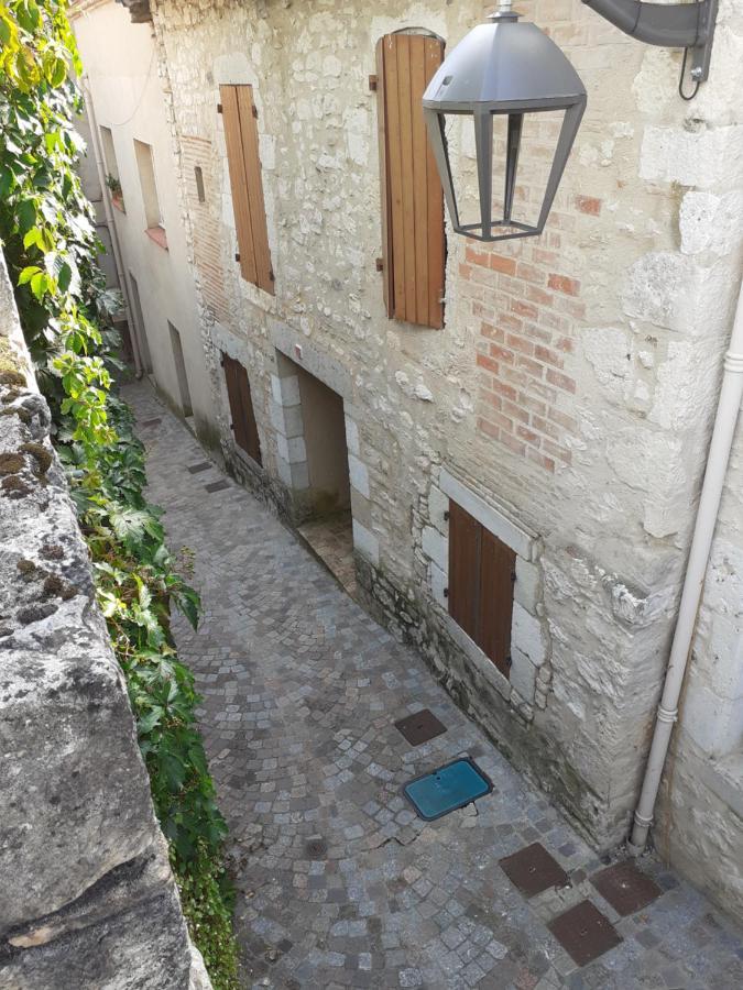 Petit Gite Des Augustins Монфланкен Екстер'єр фото